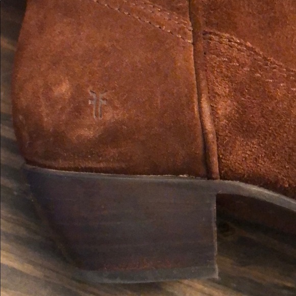 Woman’s Frye Boot - Picture 4 of 6
